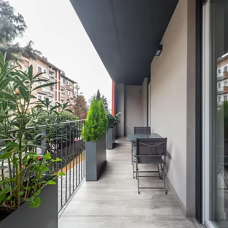 Comfy With Private Parking & Balcony Apartamento Milán